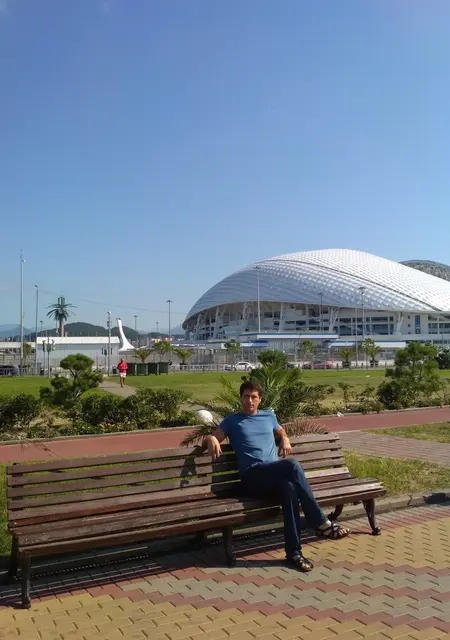 Борис из Сочи, мне 45, познакомлюсь на одну ночь