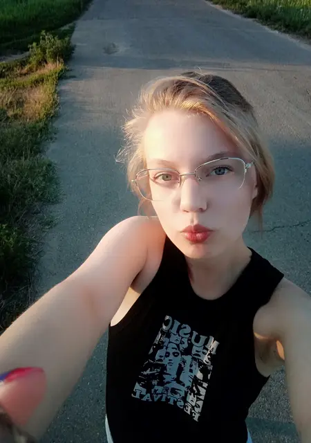 Таня из Воронежа, ищу на сайте знакомства без обязательств