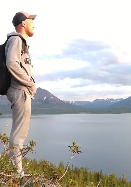 Антон из Норильска, мне 37, познакомлюсь без обязательств