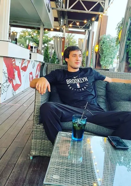 Artur из Кизляра, ищу на сайте дружбу