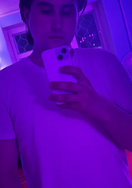 Артем из Междуреченска, мне 24, познакомлюсь для вирта