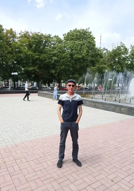 Денис из Новопскова, мне 47, познакомлюсь без обязательств