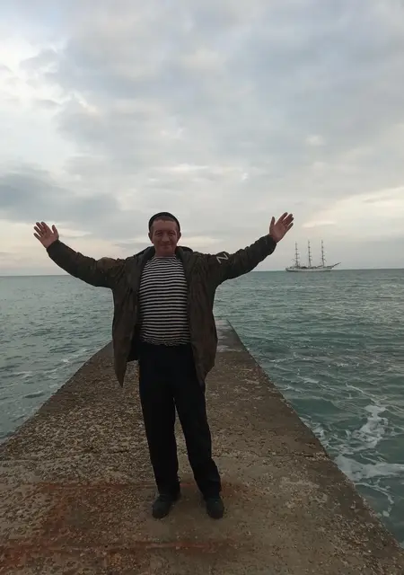 Я Александр, 25, знакомлюсь на одну ночь в Ялте