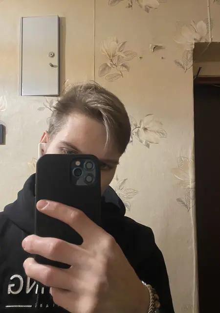 Саша из Ульяновска, мне 20, познакомлюсь для общения