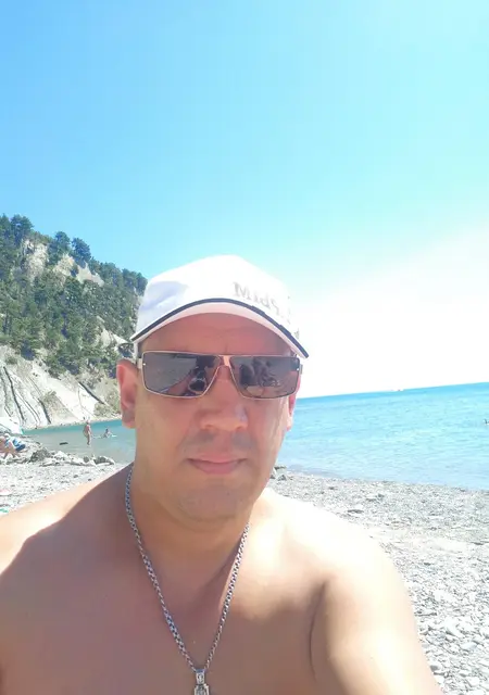 Павел из Воронежа, мне 44, познакомлюсь для приятного времяпровождения