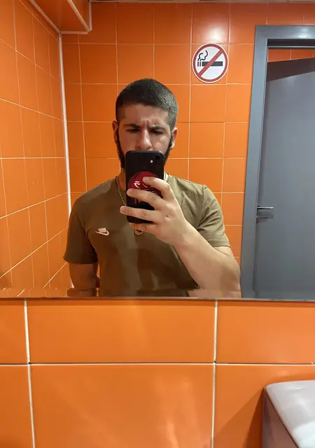 Я Тарон, 22, из Артема, ищу знакомства без обязательств