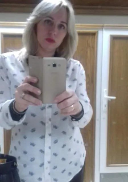 Я Ната, 45, знакомлюсь для общения в Таганроге