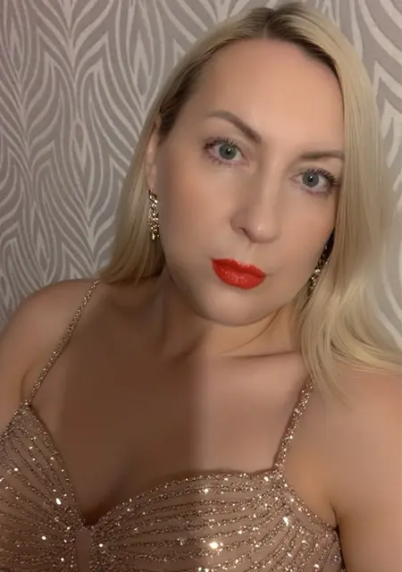 Я Илона, 50, знакомлюсь без обязательств в Екатеринбурге