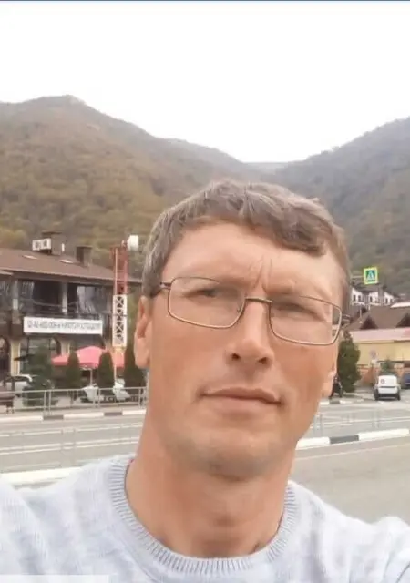 Иванушка из Альметьевска, мне 40, познакомлюсь для приятного времяпровождения