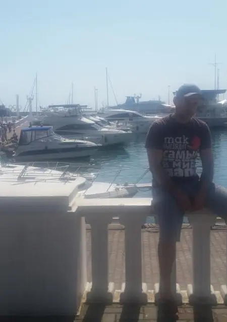 Я Виталик, 42, знакомлюсь на одну ночь в Тобольске