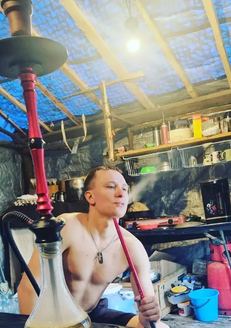 Сашка из Азова, ищу на сайте знакомства на одну ночь