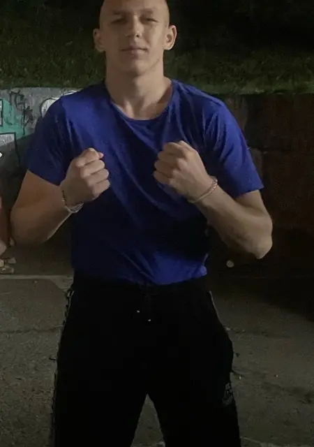 Я Egor, 20, из Владивостока, ищу знакомство для вирта