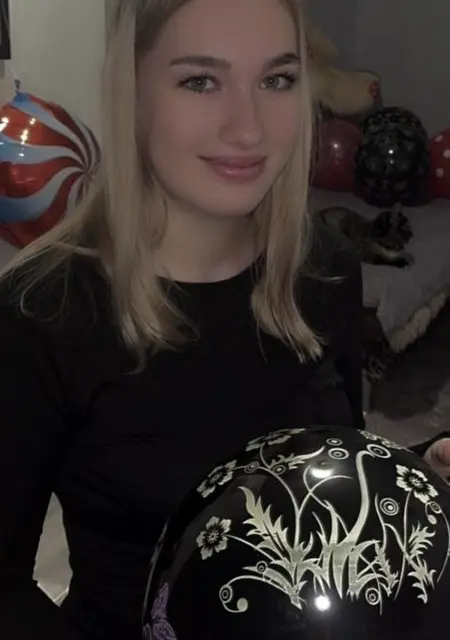 Виктория из Нижнего Новгорода, мне 21, познакомлюсь на одну ночь