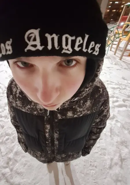 Егор из Сургута, ищу на сайте знакомства на одну ночь