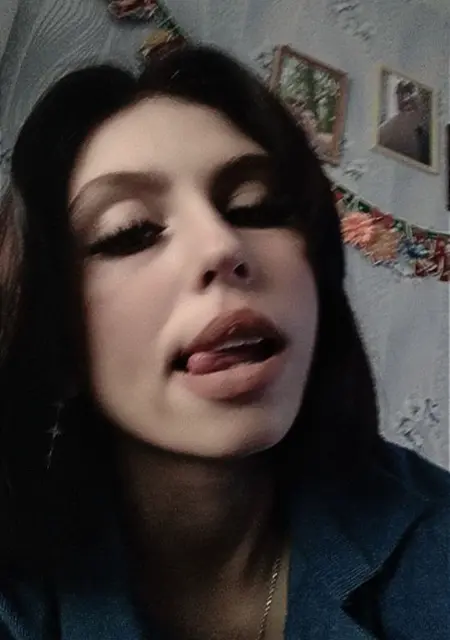 Я Alena, 23, из Подольска, ищу знакомства на одну ночь