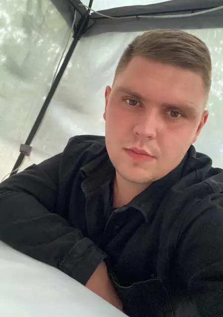 Артём из Петрозаводска, мне 26, познакомлюсь на одну ночь