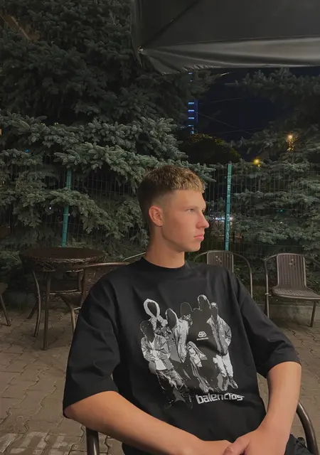 Я Валерий, 20, из Екатеринбурга, ищу знакомства на одну ночь