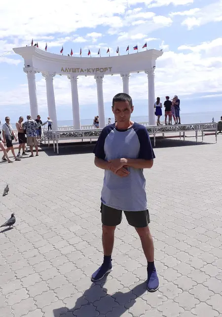 Я Владимир, 42, знакомлюсь без обязательств в Алуште