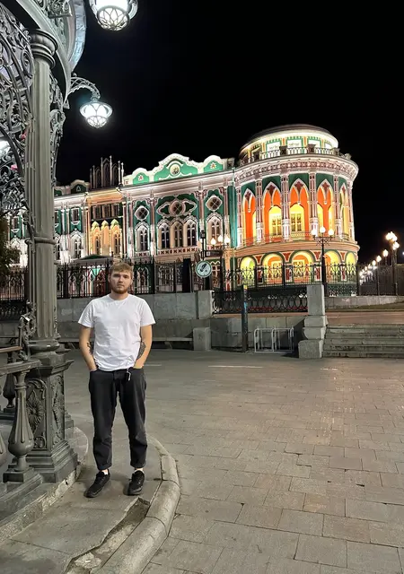 Артем из Когалыма, ищу на сайте знакомства на одну ночь