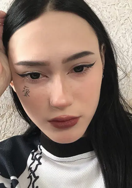 Я Полина, 20, из Новокузнецка, ищу знакомство для приятного времяпровождения