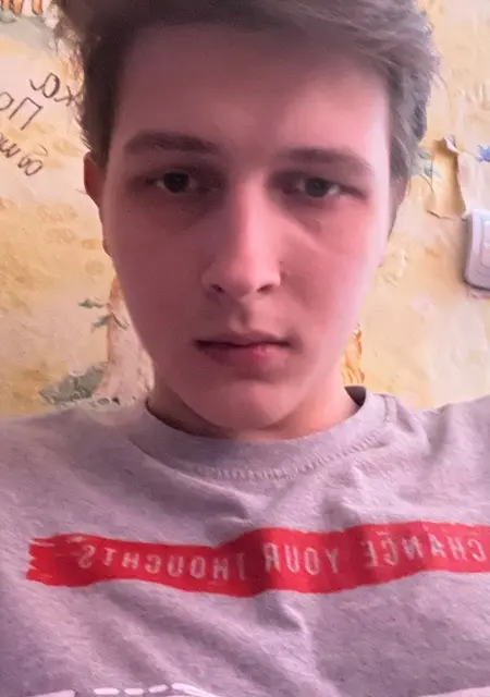 Я Александр, 19, из Норильска, ищу знакомства без обязательств