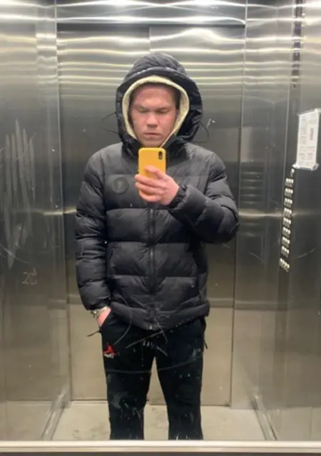 Я Алексей, 21, знакомлюсь без обязательств в Перми