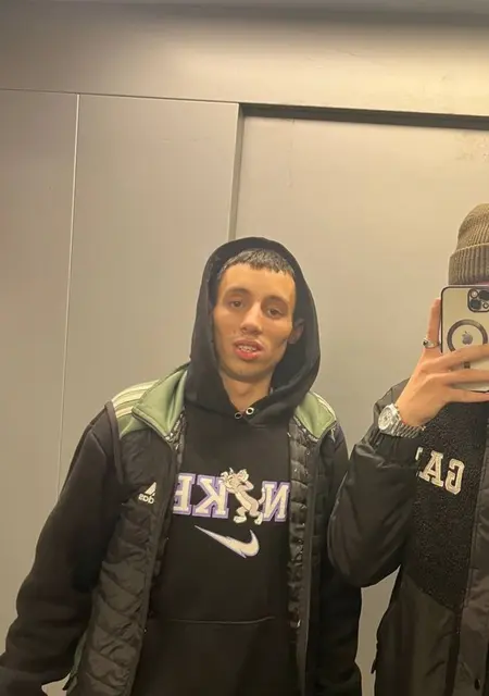 Я Артем, 19, из Анжеро-Судженска, ищу знакомство для постоянных отношений