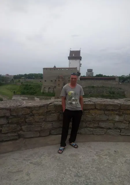 Александр из Себежа, мне 44, познакомлюсь на одну ночь