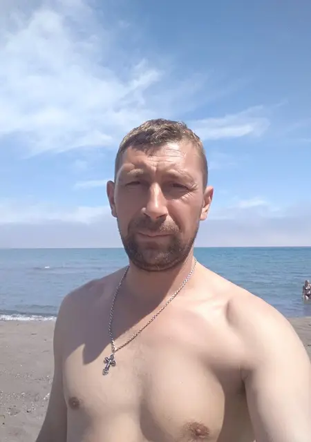 Я Руслан, 47, из Южно-Сахалинска, ищу знакомства на одну ночь