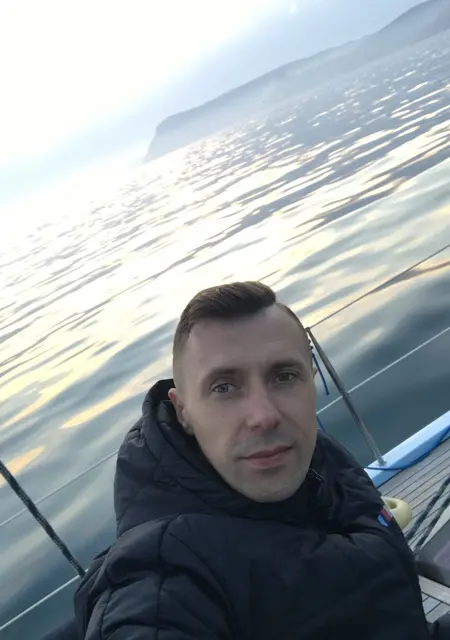 Денис из Химок, мне 39, познакомлюсь на одну ночь