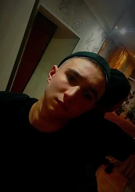 Я Дмитрий, 18, знакомлюсь для постоянных отношений в Москве