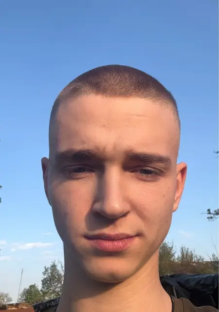 Egor из Санкт-Петербурга, мне 20, познакомлюсь без обязательств