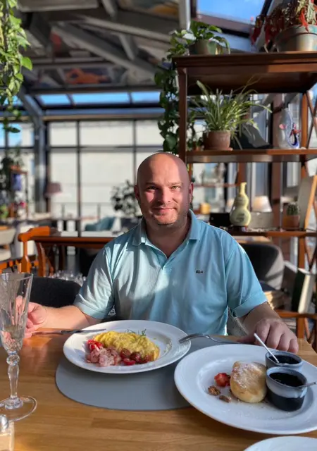 Alexander из Тюмени, мне 41, познакомлюсь на одну ночь