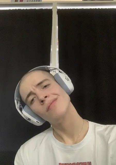 Кирилл из Ачинска, мне 22, познакомлюсь для приятного времяпровождения