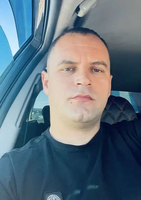 Андрей из Санкт-Петербурга, ищу на сайте знакомства на одну ночь