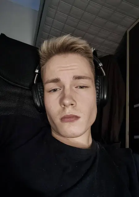 Ярослав из Раменского, мне 21, познакомлюсь для приятного времяпровождения