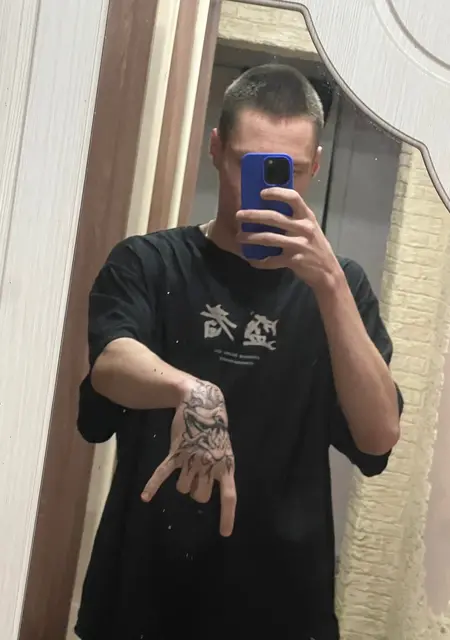 Влад из Первоуральска, мне 21, познакомлюсь на одну ночь