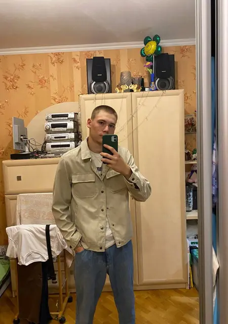 Вадим из Донецка, мне 22, познакомлюсь для общения