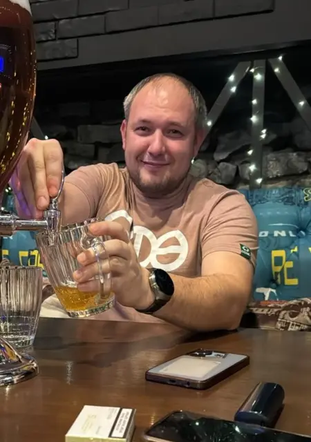 Я Кирилл, 37, из Салехарда, ищу знакомства без обязательств