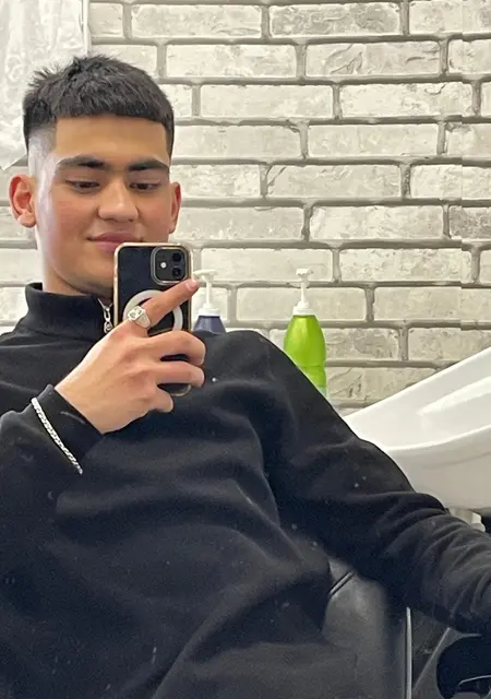 Я Самандар, 21, из Дмитрова, ищу знакомство для открытые отношения