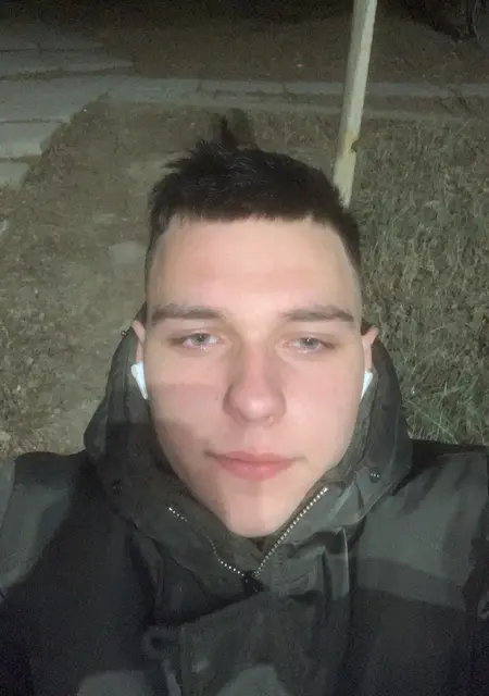 Степан из Уссурийска, мне 21, познакомлюсь для вирта