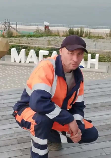 Иван из Магадана, мне 43, познакомлюсь без обязательств