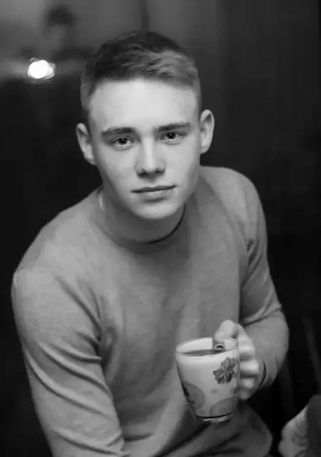 Я Maks, 25, из Чехова, ищу знакомства на одну ночь