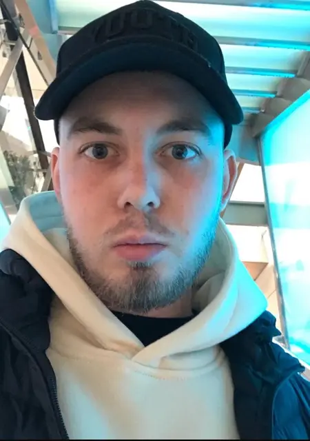 Сергей из Оренбурга, мне 30, познакомлюсь для приятного времяпровождения