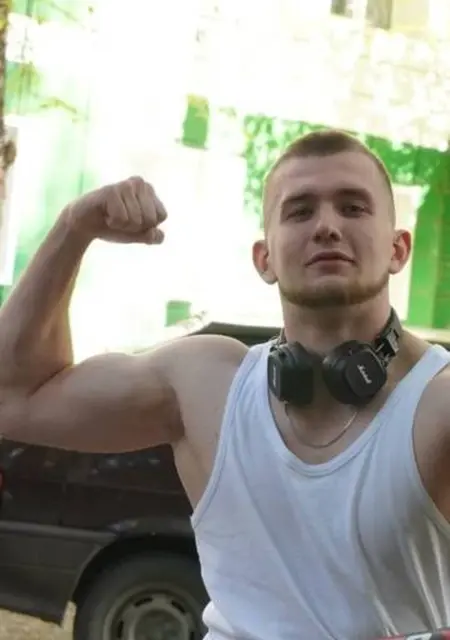 Я Еджор, 20, знакомлюсь без обязательств в Томске