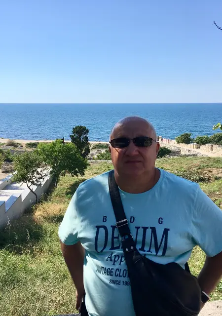 Я Костя, 56, знакомлюсь для приятного времяпровождения в Санкт-Петербурге