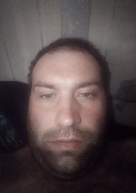 Я Илья, 40, знакомлюсь без обязательств в Ярославле