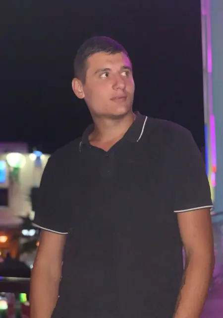 Я Дмитрий, 27, знакомлюсь на одну ночь в Ставрополе