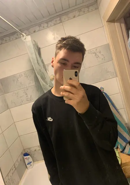 Я Артём, 25, из Омска, ищу знакомство для постоянных отношений