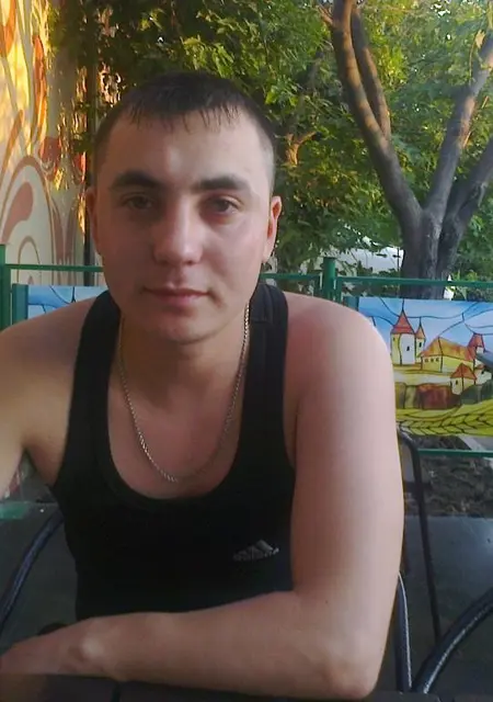 Я Дима, 37, из Бердска, ищу знакомства без обязательств